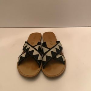 Tom’s flip flops